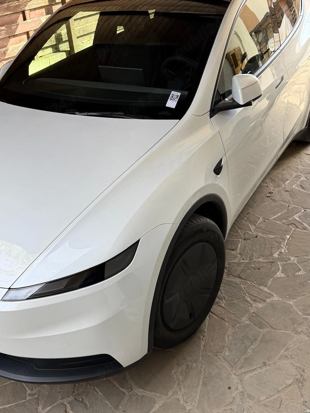 Vând tesla model y