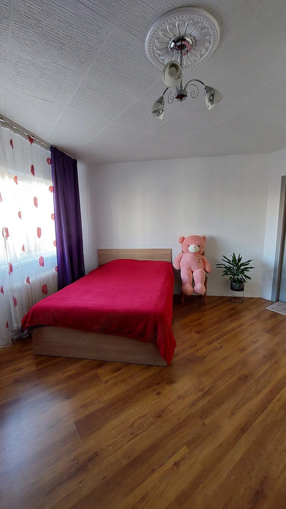 Apartament 2 camere, 55 mp, cu balcon, etaj intermediar 