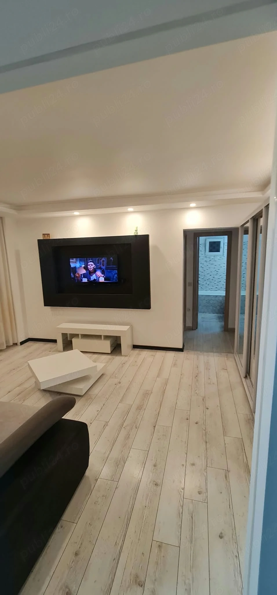 Închiriez apartament 2 camere piata sudului