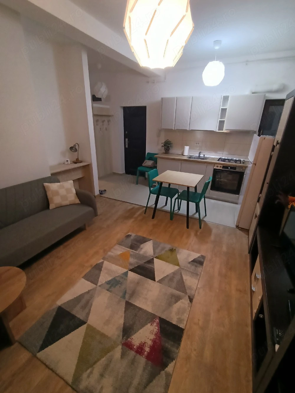 Aradului,la 1 Km de Iulius Mall,In Bloc Nou,Cu Centrala Proprie+Loc Parcare Privat cu Bariera,400 E