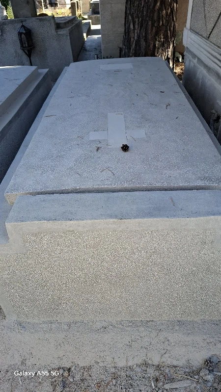 Vand cripta cu 2 locuri cimitirul Sf Gheorghe Pitesti