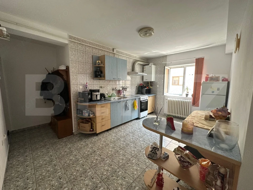 Apartament 1 camera, spatios 44m2, parcare, boxa subsol, Manastur 