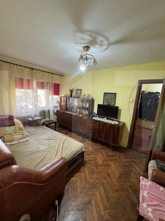 Apartament semidecomandat , Brazda, Et 1
