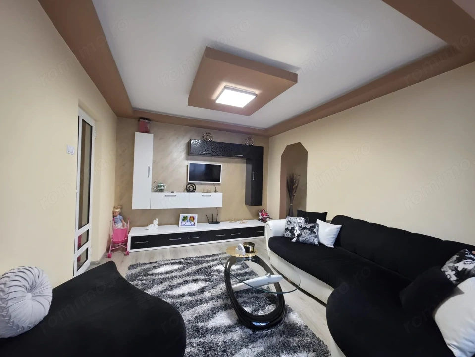 Apartament cu 4 camere, mobilat și utilat, 78 mp, pe Bd. Regele Mihai I