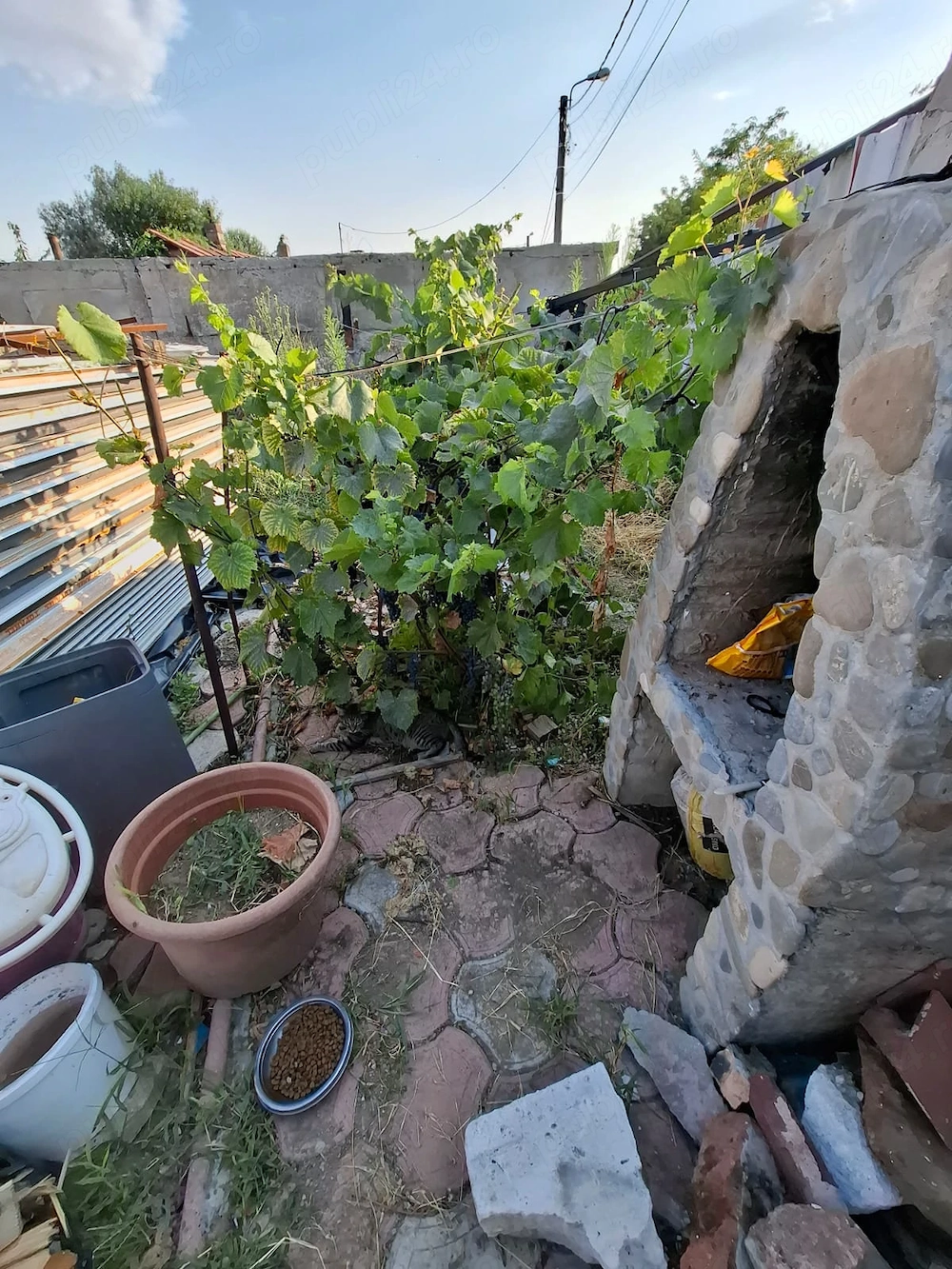 Vând teren cu casa demolabila Giulesti  200 mp urgent!  15 mp liniari deschidere construibil