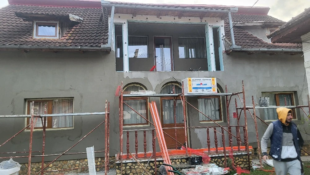 execut lucrări construcții-finisaje interioare si exterioare