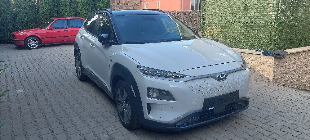 Hyundai kona electric 64 kwh.204 ps