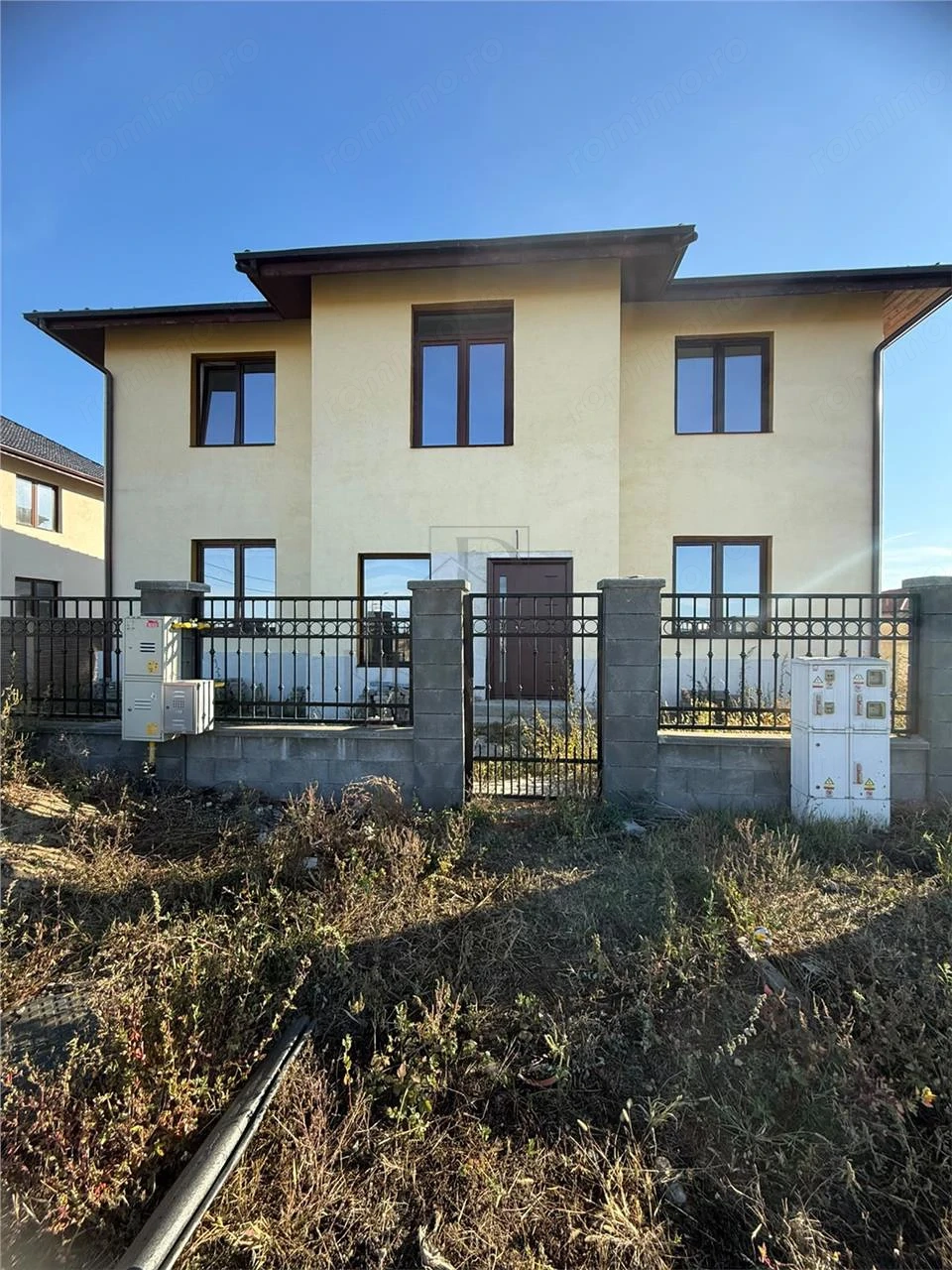 Duplex intreg de vanzare, compartimentat in 4 apartamente – ideal investitie!