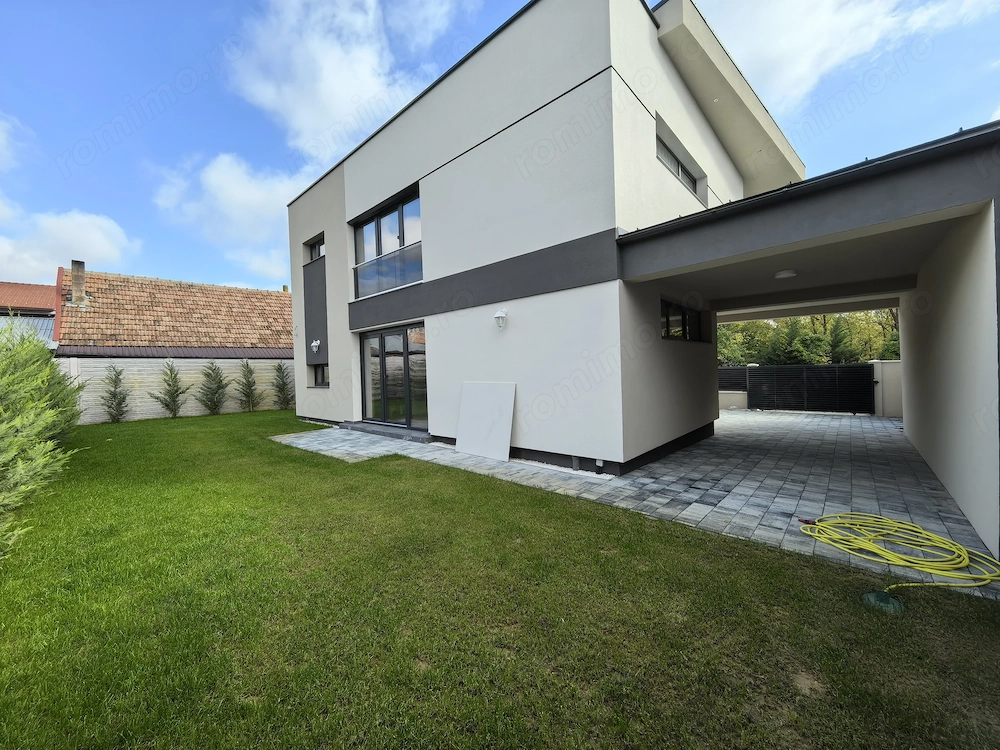Panouri Solare 8.5KW! Pompe de Caldura! Disponibil Imediat!