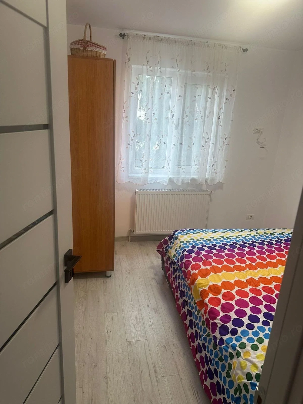 Închiriez apartament in cartier tractoru langa piata tel  