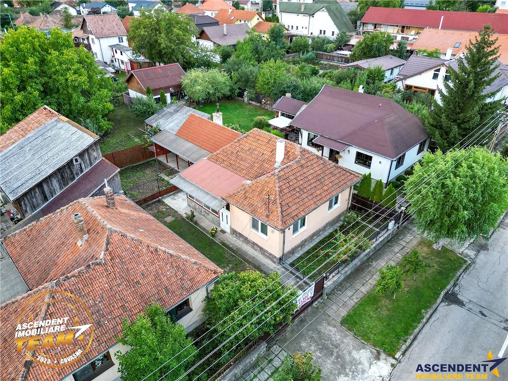 Casa cu 3 camere, 690 mp teren, rezidential   potential investional, Sfantu Gheorghe, Covasna: Film 