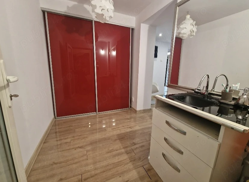 Vând spațiu comercial renovat 