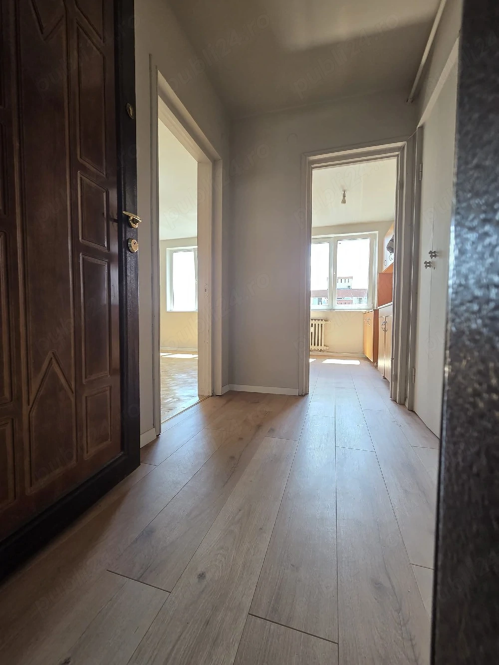 Proprierar, vând apartament centrul civic, Victoriei, gara, școala 19, 7 8 lift nou