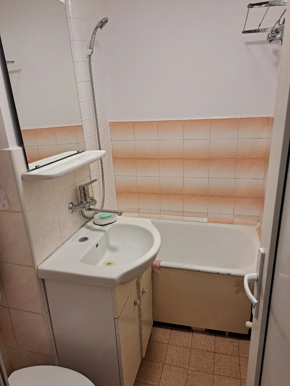 De vânzare garsonieră. 