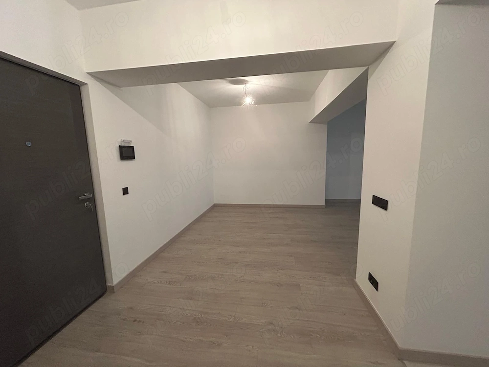 Proprietar închiriez Apartament 3 camere + garaj Select Residence 