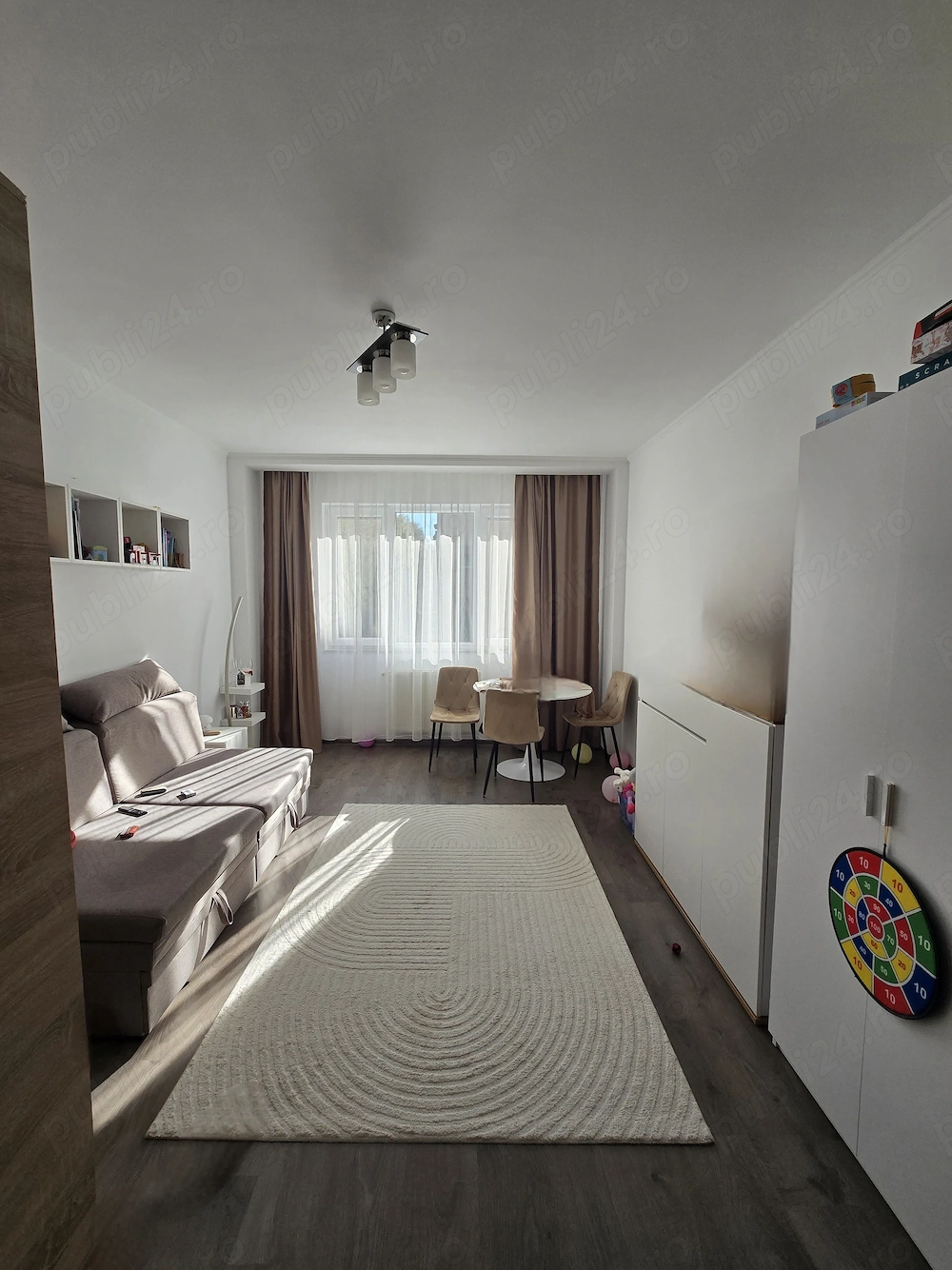 Vand apartament decomandat, 2 camere, zona Vivo- Sf. Ioan, parcare inclusa