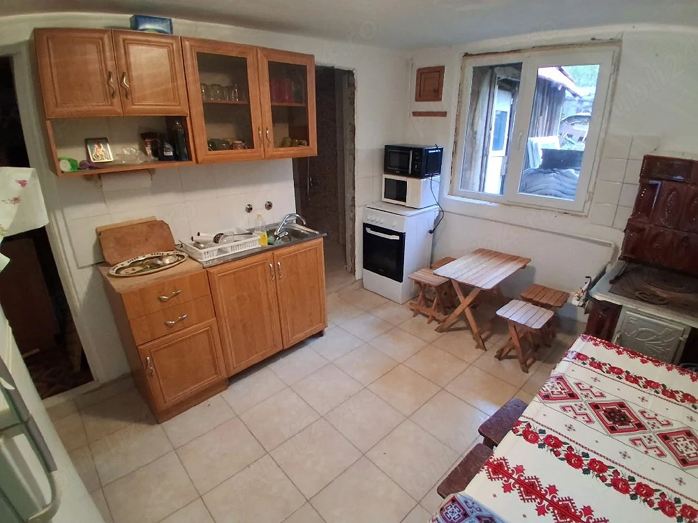 Casă 2 camere Moinești - poza 3