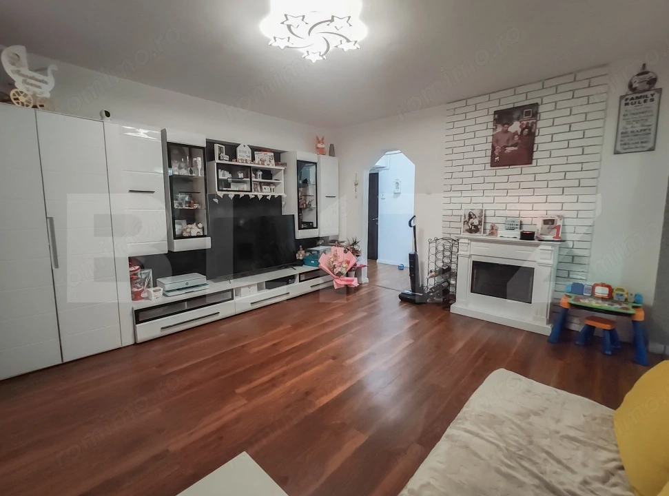 Apartament spatios cu vedere spre parc, 4 camere si parcare proprie