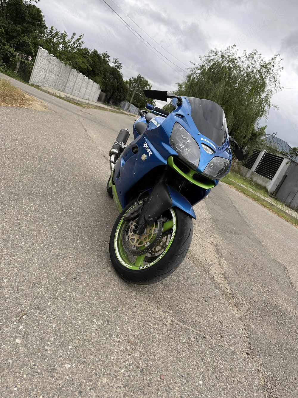 Kavasaki ninja zx9 r 