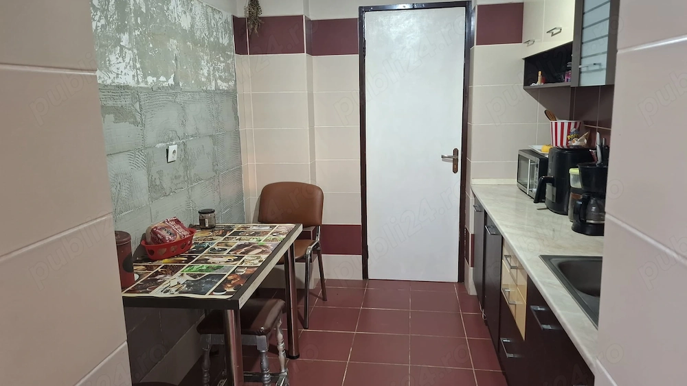 Apartament 3 camere Ploiesti - an 1983 decomandat