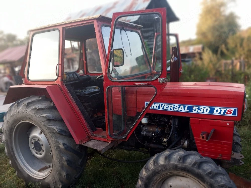Tractor UTB 530 DTS 4X4 Special 