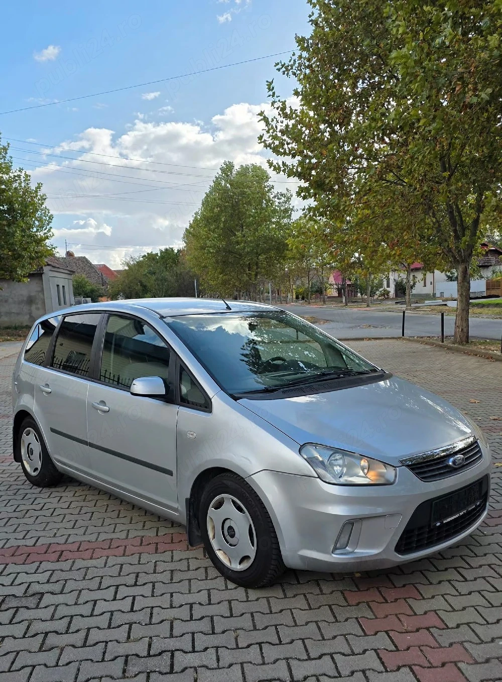 Vand sau Schimb Ford C-max 