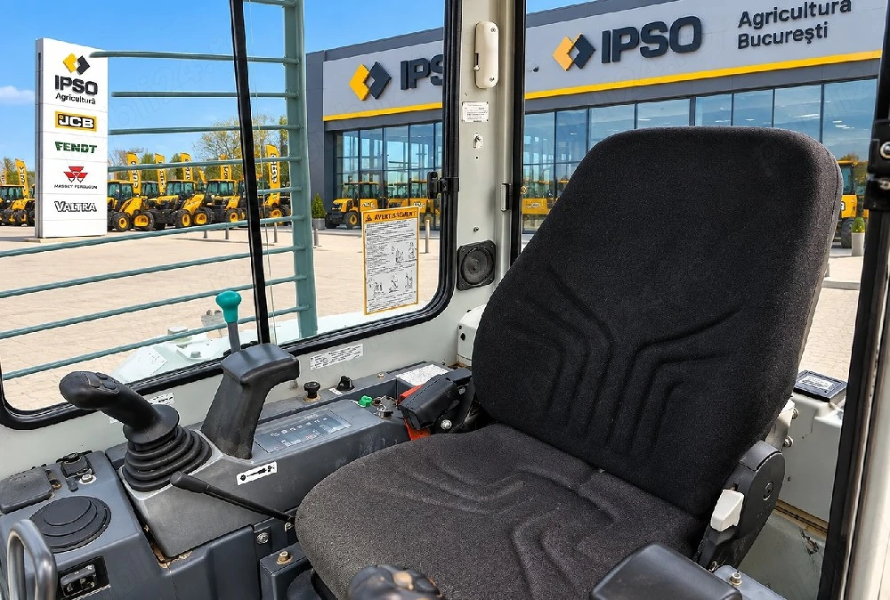 Miniescavator Takeuchi Cu Accesorii