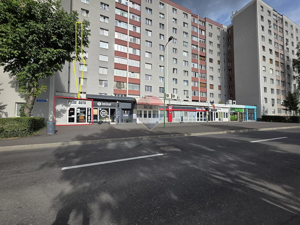 Închiriez spaţiu comercial, 30 mp, Str Prunului, Noua