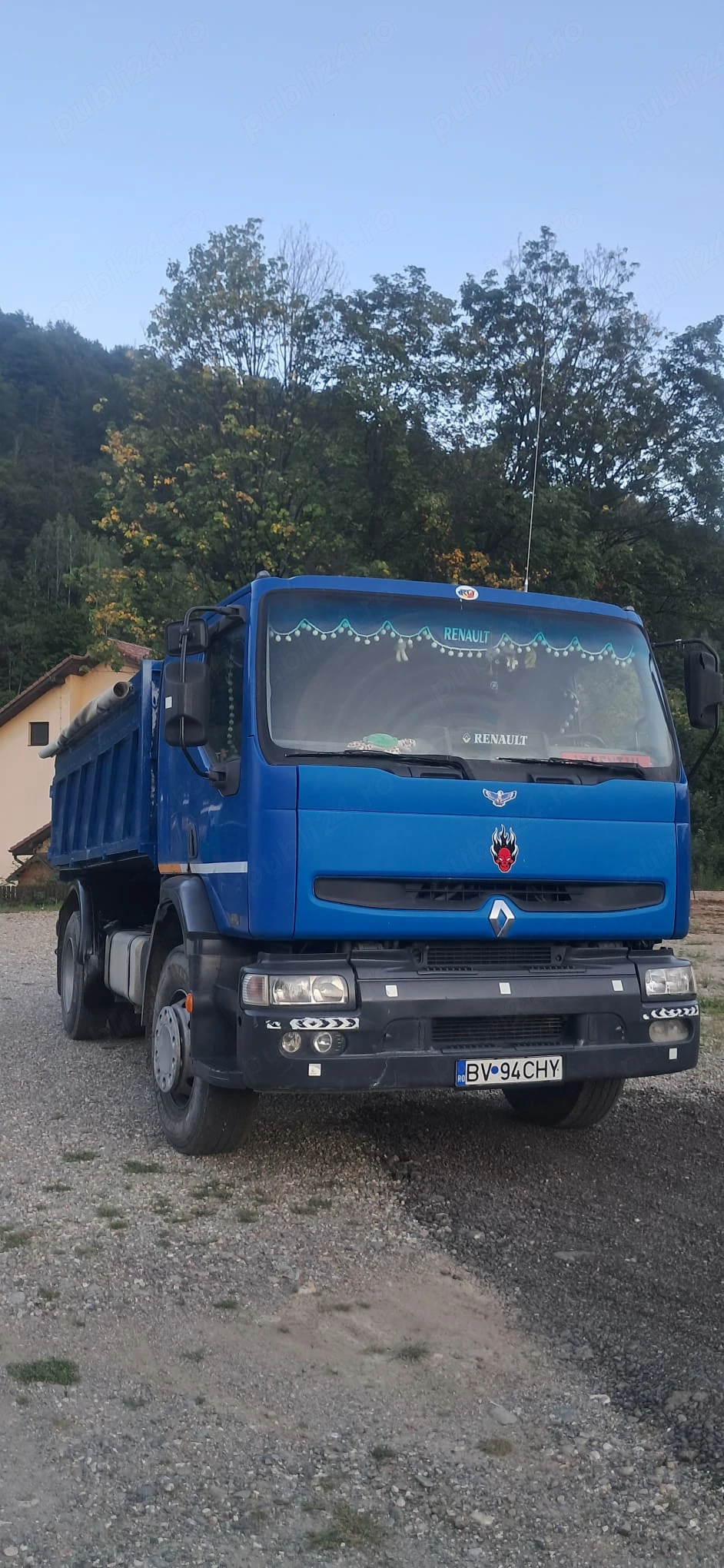 Vând renault premium 