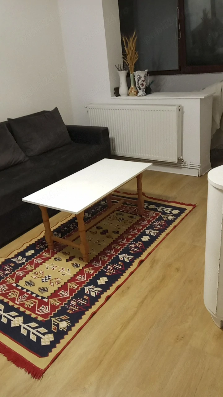 Inchiriez apartament 2 camere ,Gavana 2, etaj4  4, centrala proprie,mobilat
