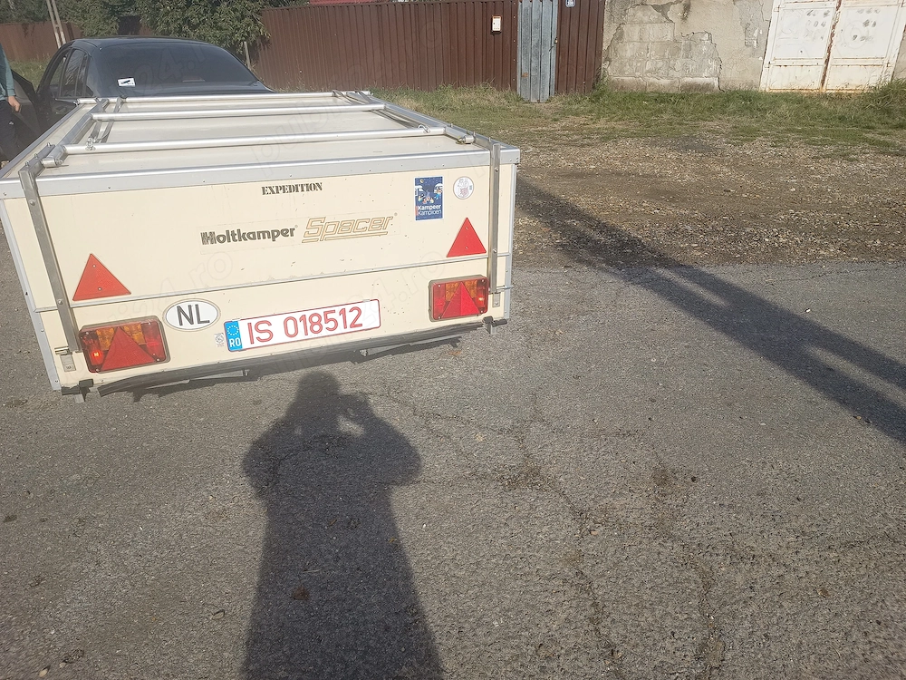 Remorca auto de 750 kg cu sistem de frânare 