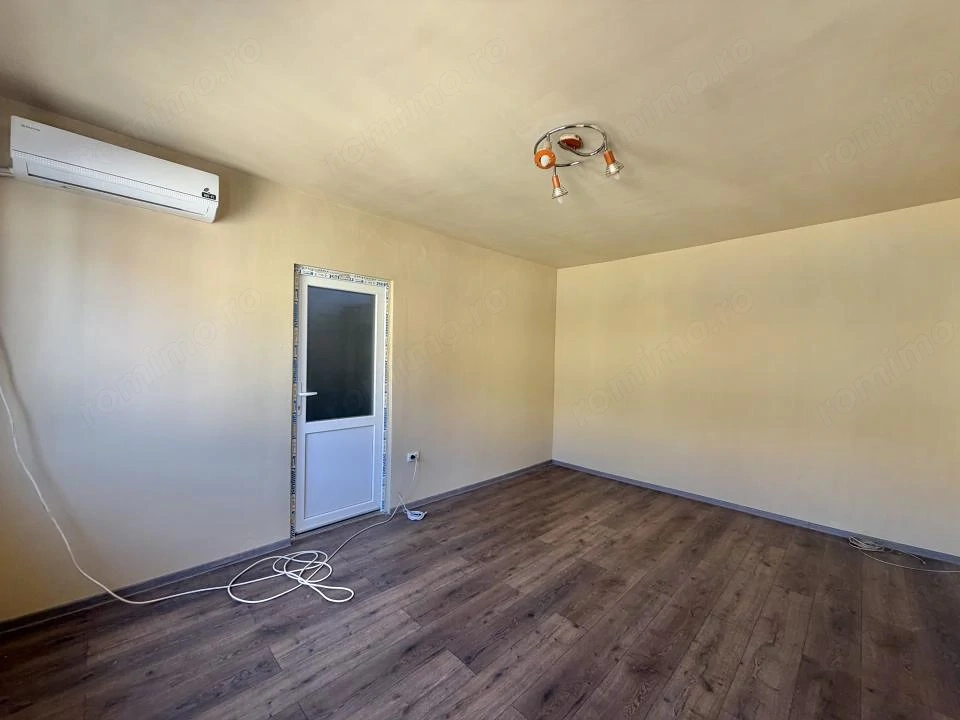 Apartament 2 camere, etaj 4, 40mp utili, zona Dambovita 