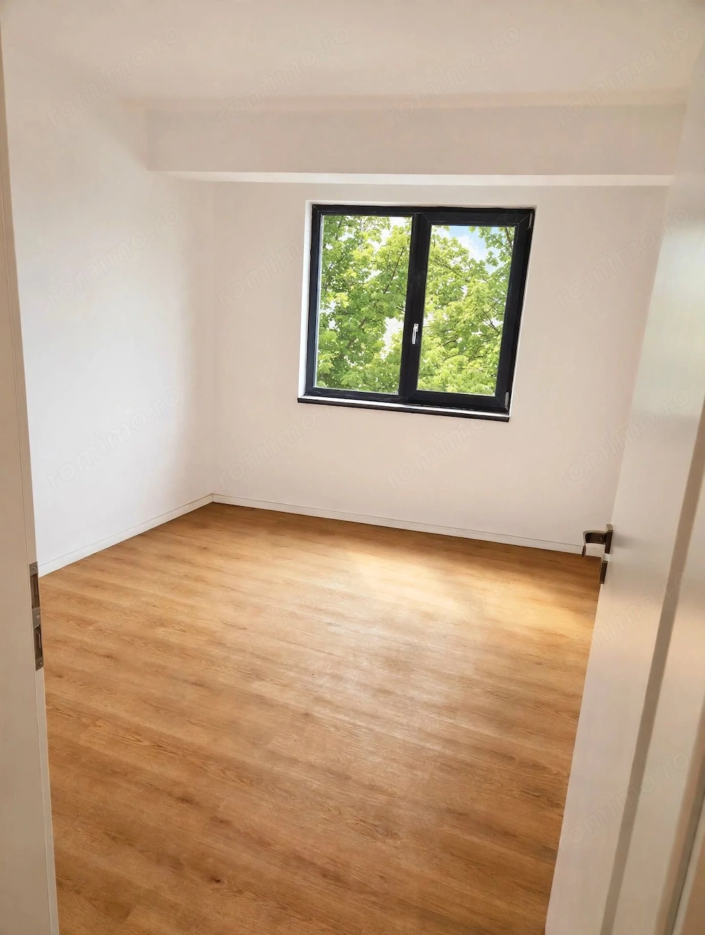 Vanzare Apartament 2 camere, decomandat, 50 mp total, et 1, bloc nou Toporasi