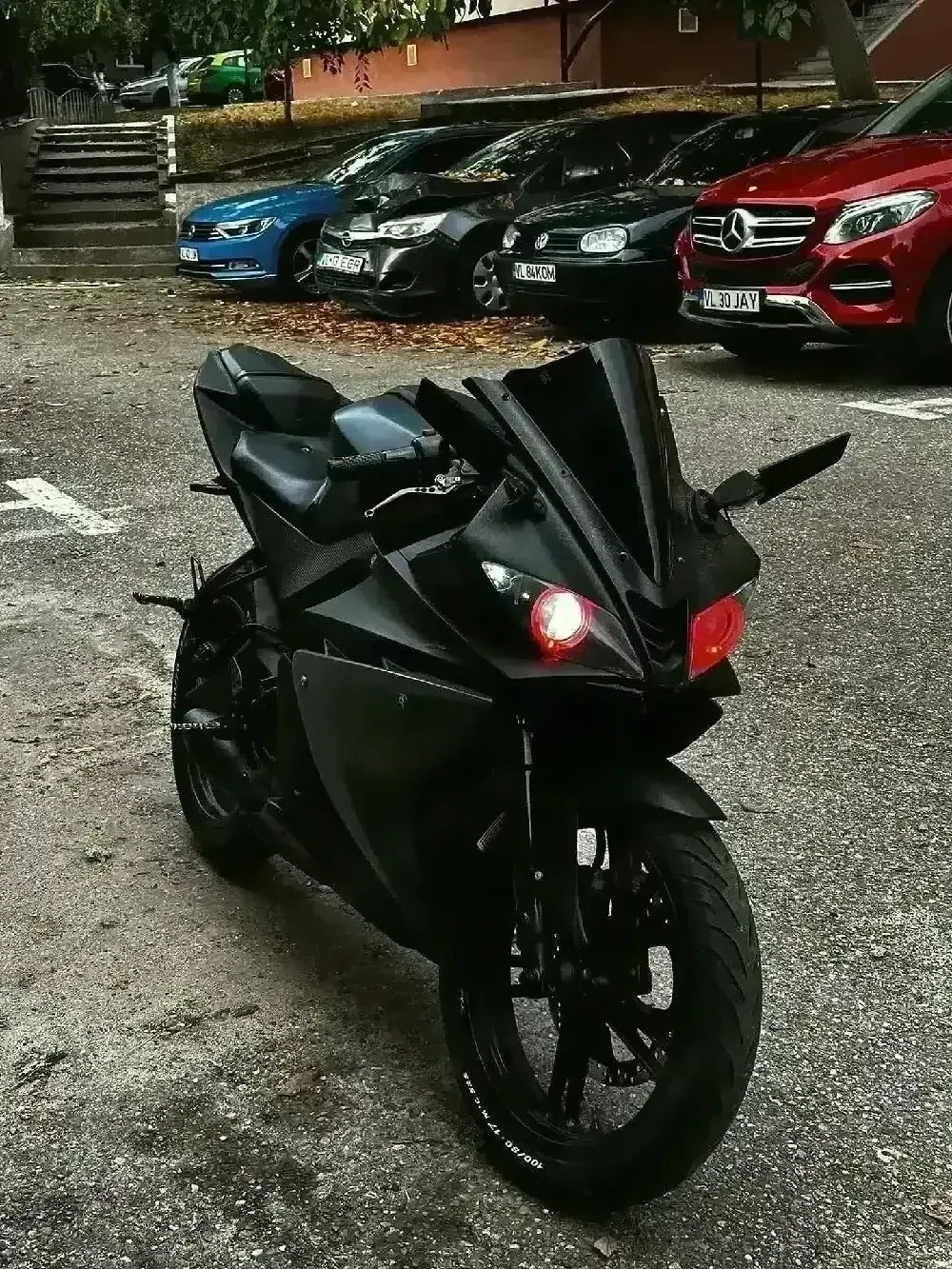vând yzf perfect funcțional 