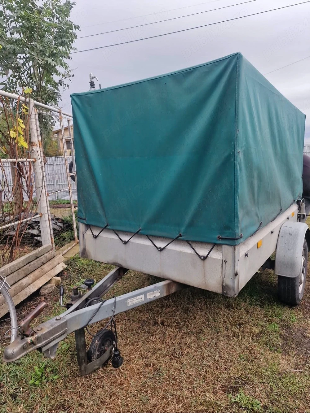 Remorca 750kg Stema