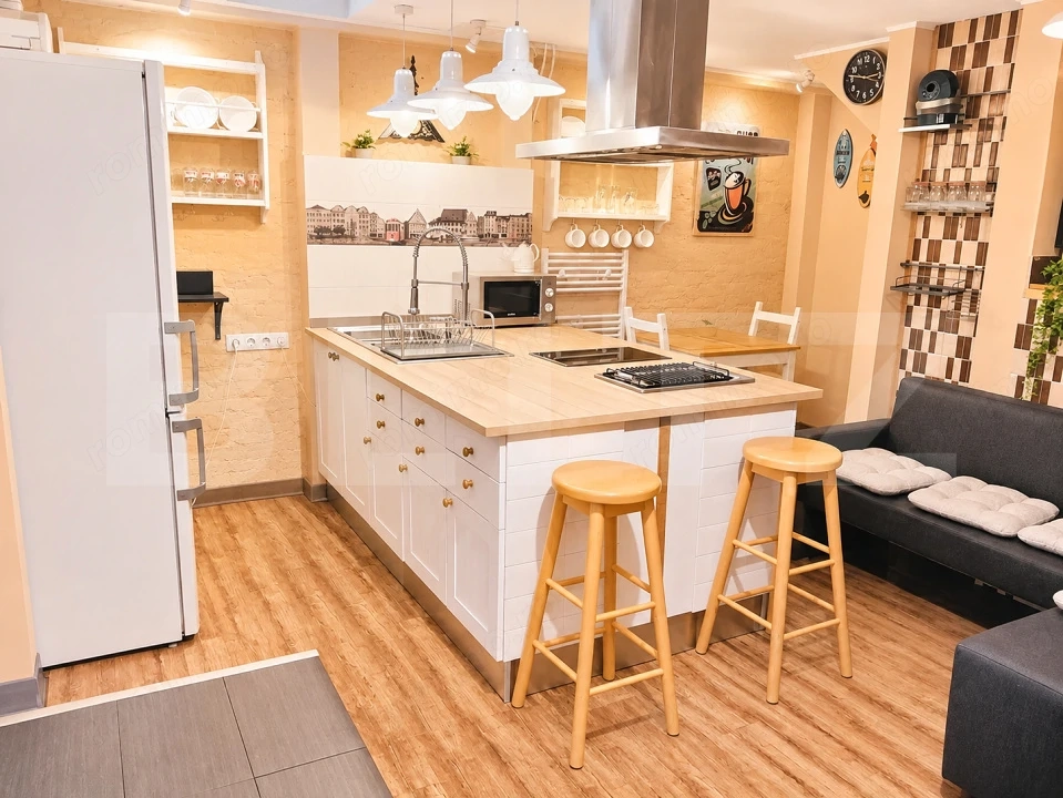 Apartament 3 camere în vilă,  Zona Centrală, 2 niveluri 