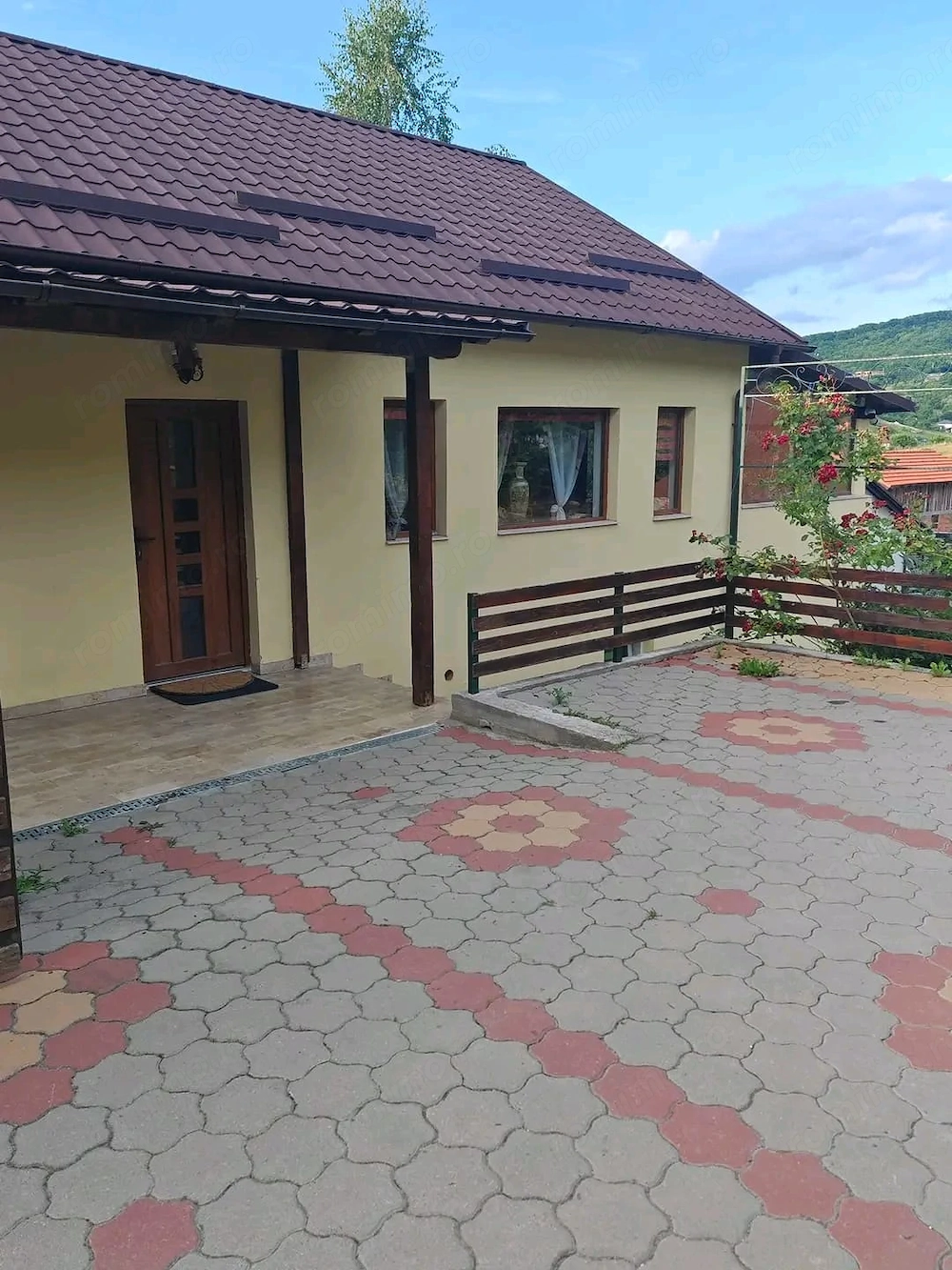 Casă de vânzare pe Dealul Budacului direct de la proprietar