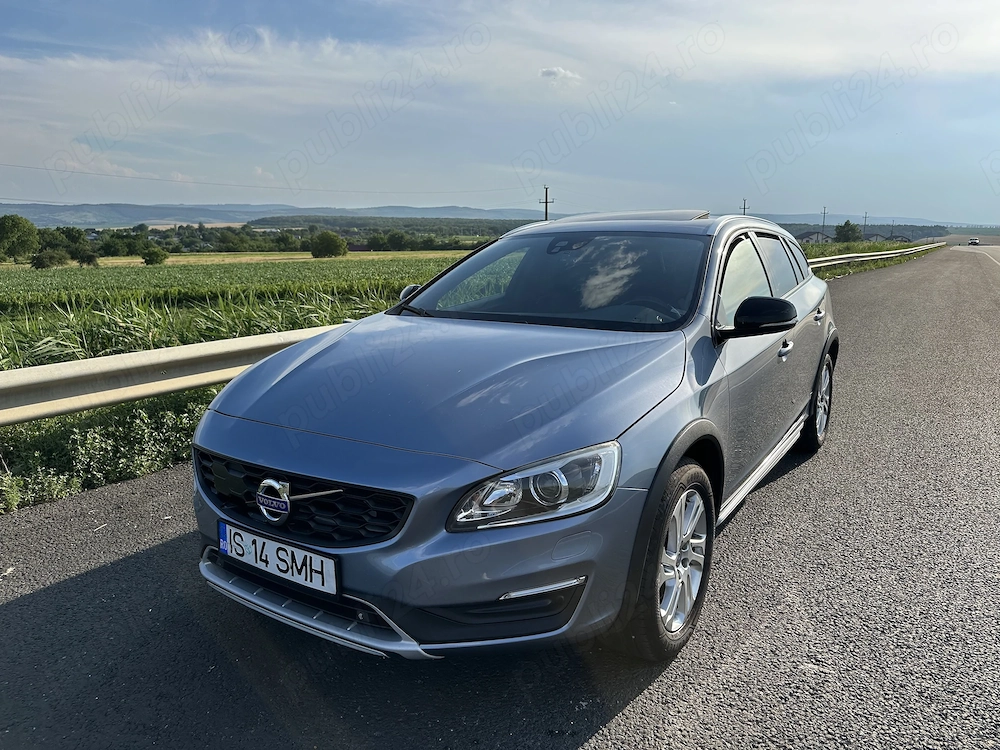  Volvo V60 Cross Country I