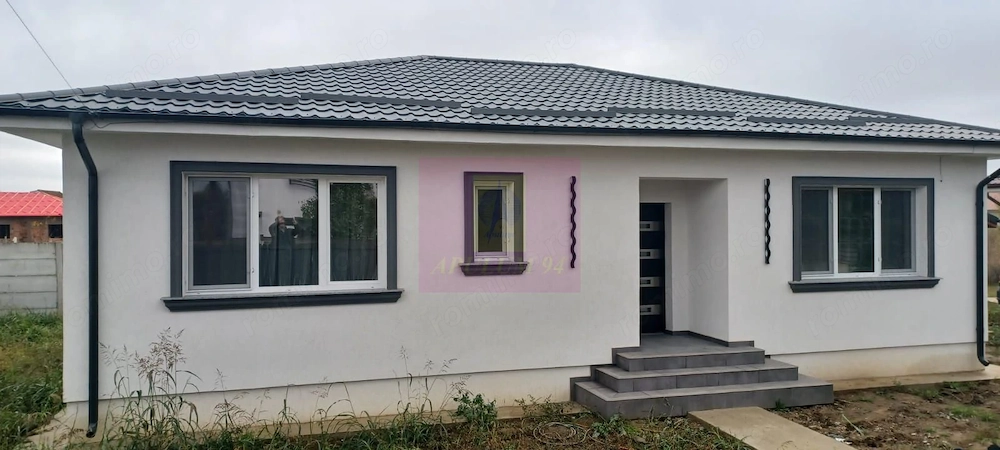 Sabareni, casa noua parter, 4 cam + dep., supraf. 143 mp, curte 452 mp
