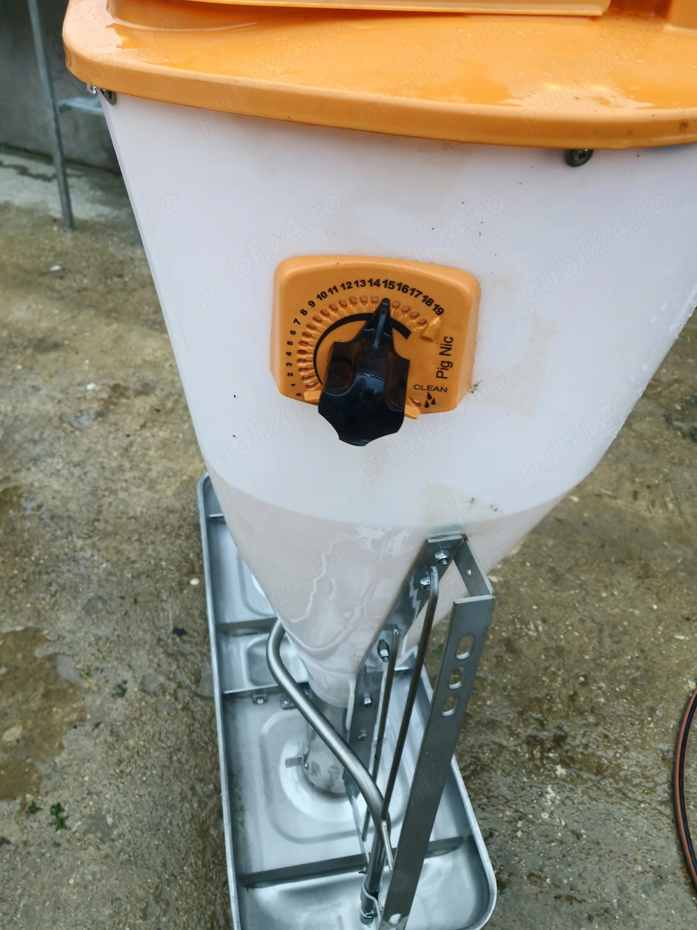Hranitoare 150kg reglabila 