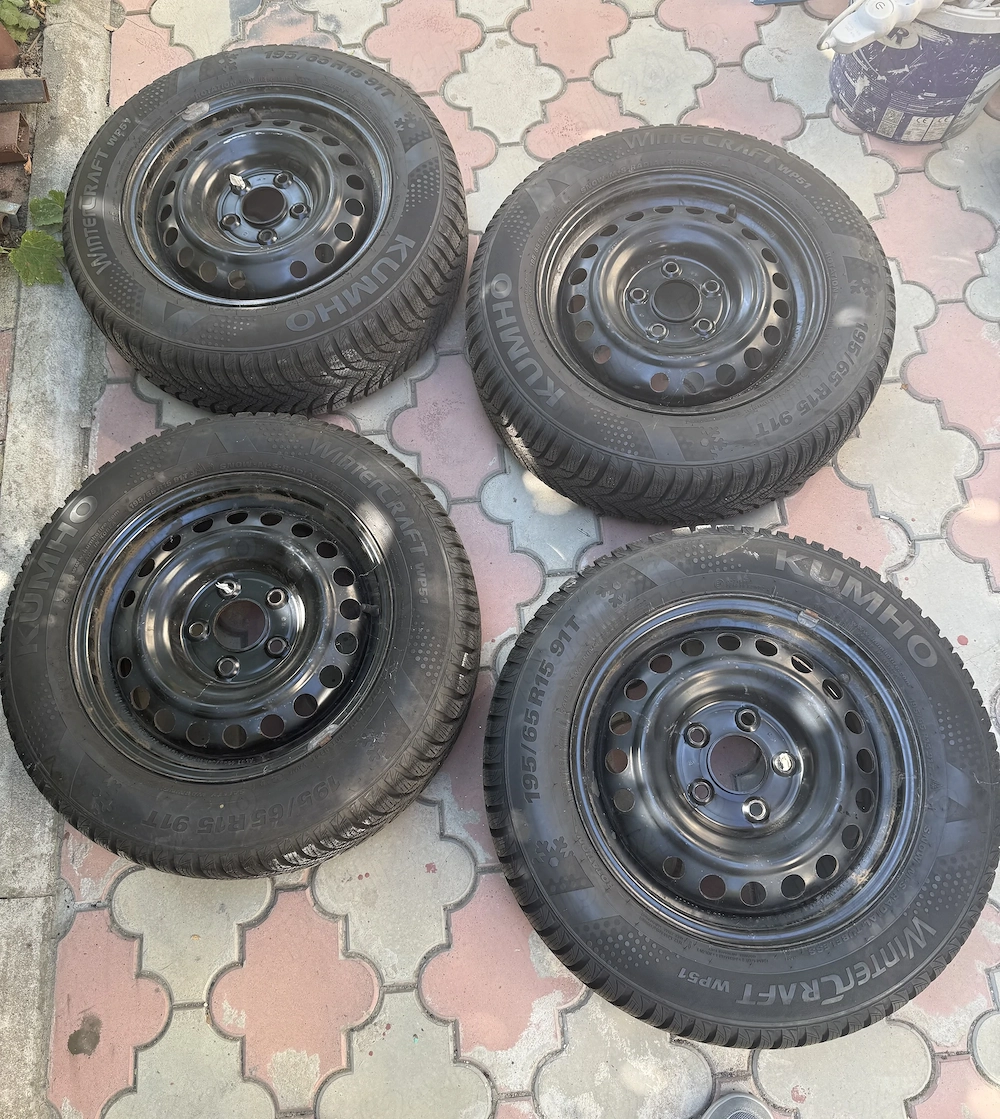 Set 4 roti Hyundai Ioniq - cauciucuri iarna