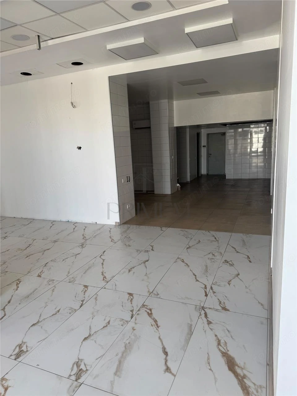 Spatiu comercial - ultracentral - trifazic - vitrina - 106 mp
