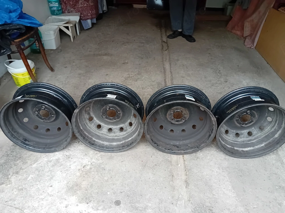 Vând set de 4 jante de tabla Dacia Logan R15 in stare foarte buna