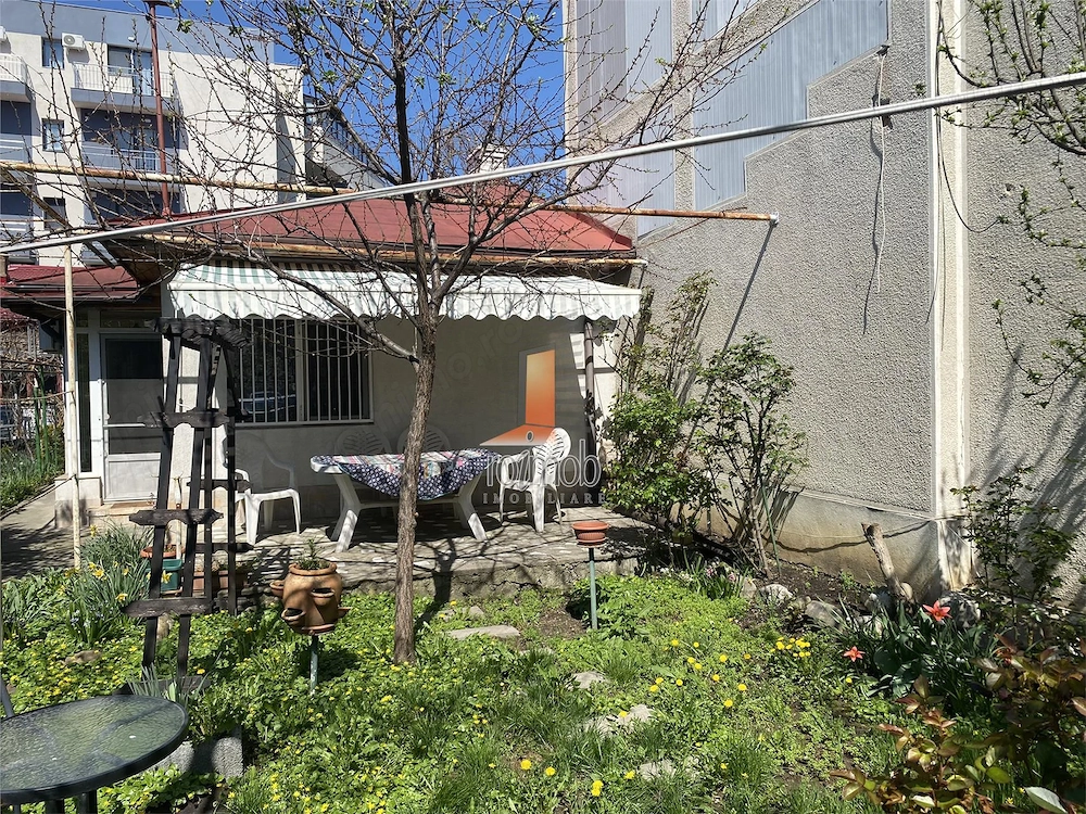 Colentina,  casa renovata, 4 camere, cu gradina