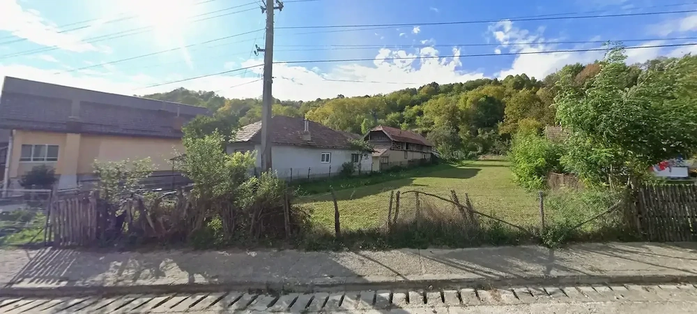 Vând teren intravilan 1.500 mp   Slănic Prahova, Strada Libertății nr. 67, toate utilit. la poarta