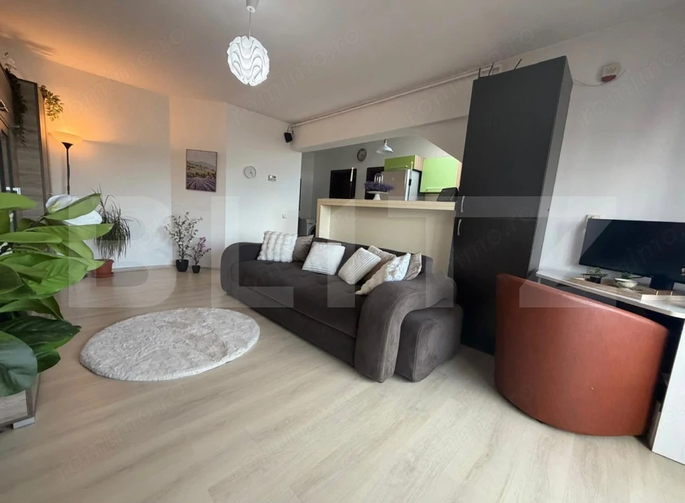 Apartament semidecomandat cu  2 camere, parcare inclusa, zona Terra