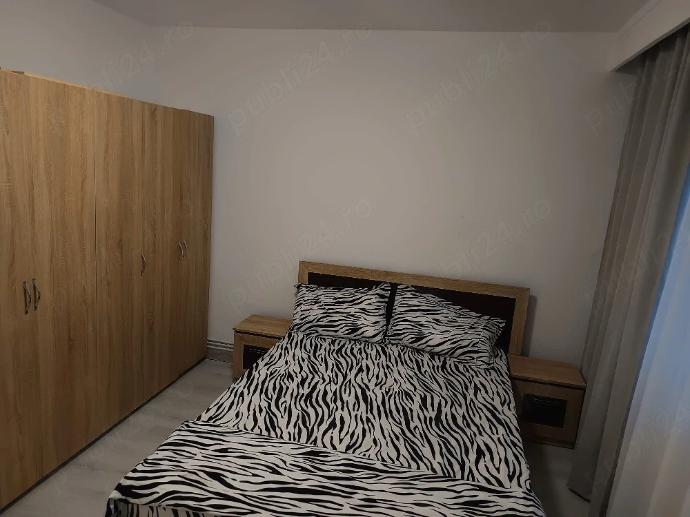 Apartament decomandat cu 3 camere de închiriat 