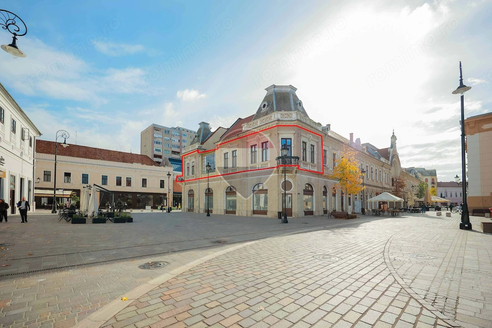 De închiriat apartament cu 4 camere, în zona Ultracentral