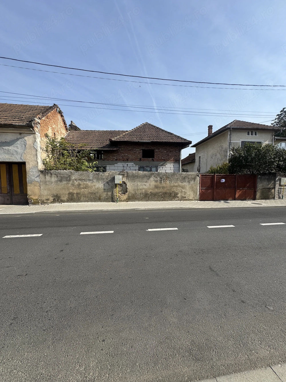 Teren intravilan cu toate utilitățile.