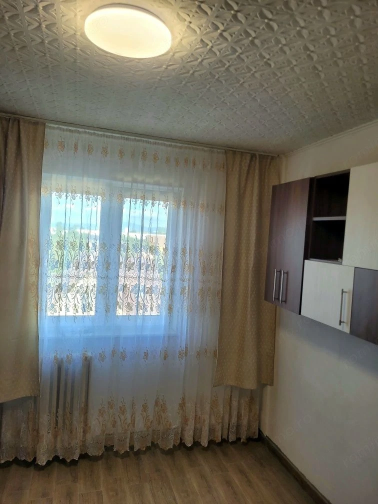 Închiriez cameră de cămin
